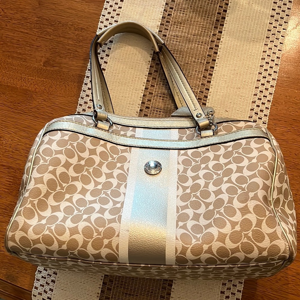 Coach purse-Amazing Condition-I do welcome trades